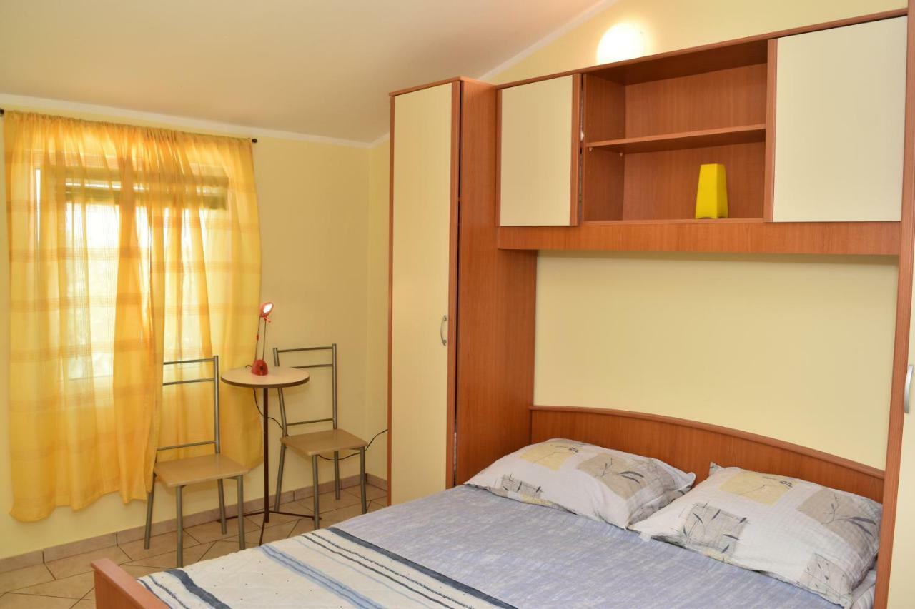 Apartmani Lun Vir Dış mekan fotoğraf